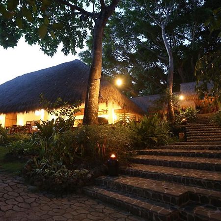 Amun Ini Beach Resort & Spa Anda  Buitenkant foto